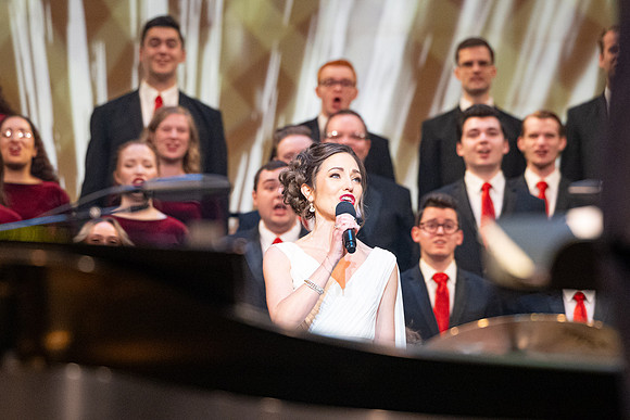 Christmas show with Laura Osnes at the I-Center