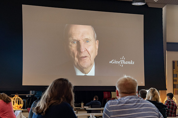 President Nelson gives a special broadcast message of hope. He encourages the world to #GiveThanks during these times of uncertainty.