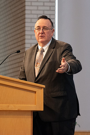 Jon Linford, Vice President of Online Education, speaks to employees at BYU-Idaho.