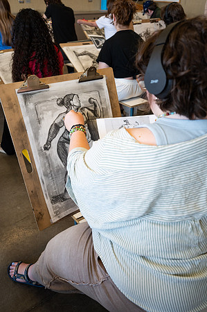 Students drawing in the Spori 340 Drawing Studio