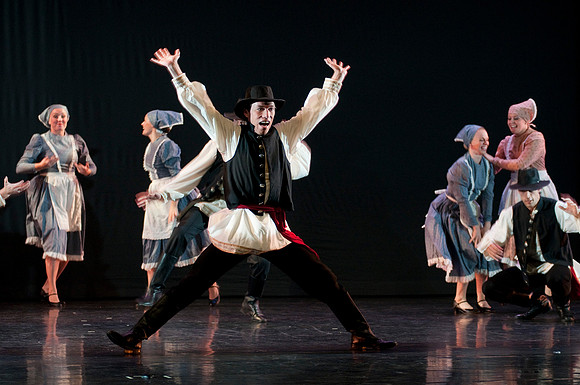 Students perform in dress rehearsal of Extravadance dance performance- Jul 2010