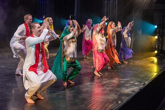 Students performing on Extravadance.
