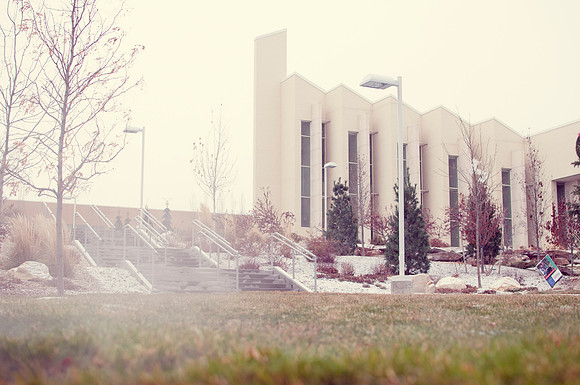 Cloudy weather and the lack of sunshine made the first Monday back from Thanksgiving break a little gloomy. However, it created an incredible opportunity to see campus in a different perspective.
