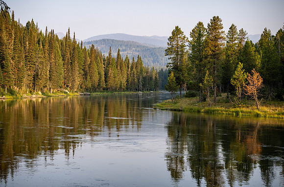 Photo excursion, hike along the river to Coffee Pot rapids.
