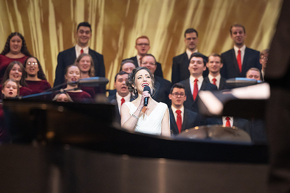 Christmas show with Laura Osnes at the I-Center