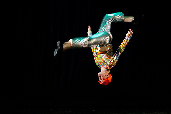 Students perform in dress rehearsal of Extravadance dance performance- Jul 2010