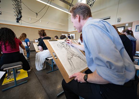 Students drawing in the Spori 340 Drawing Studio