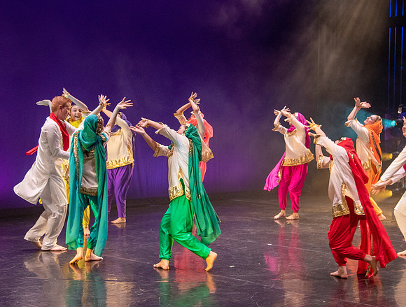 Students performing on Extravadance.