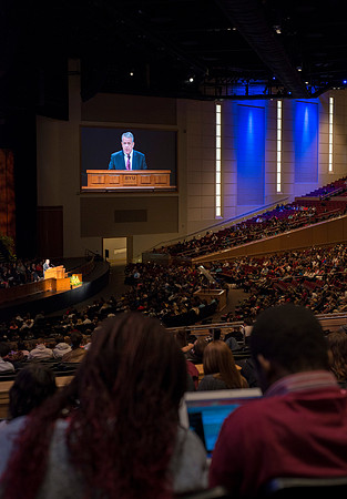 Elder Brent H. Nielson speaks at devotional in the BYU-Idaho Center.