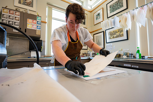 Students working in Printmaking 2 in the Spori Building.