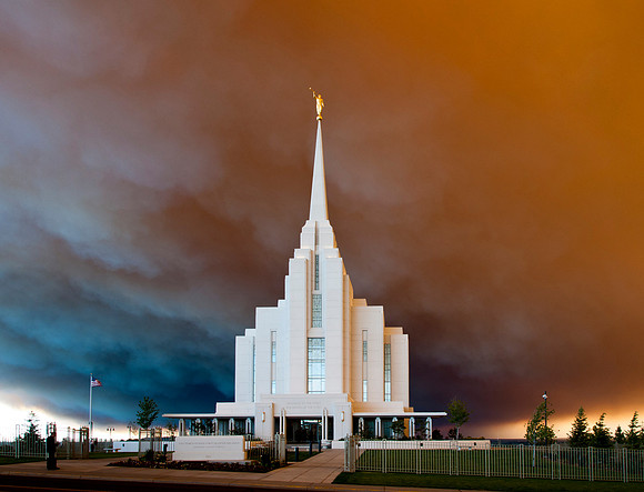 An 110,000 acre fire West of Rexburg with high wind gusts sends a dark eerie cloud over Rexburg.