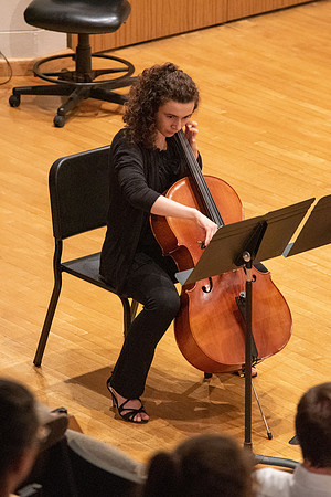 Students of Sue Neimoyer and R. Michael Wahlquist performed at the Snow Recital Hall.