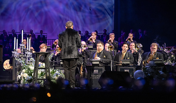 Christmas show with Laura Osnes at the I-Center