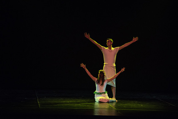 In this semester’s production of Extravadance the audience got a peek into the mind of a performer, and how dancers function during a performance. Dancers always laugh because they know the real show