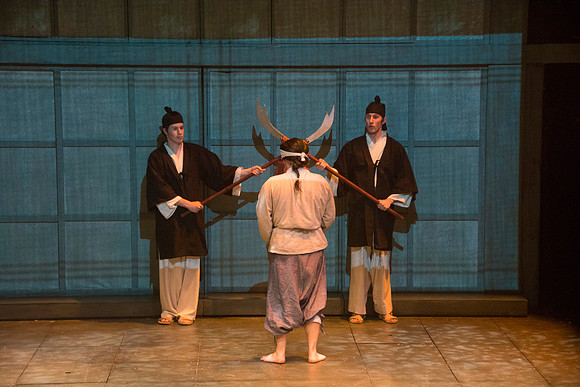 Tree-ear is an orphan boy in a Korean potters' village. He is content living with Crane-man under a bridge barely surviving on scraps of food. All that changes when he sees master potter Min making hi