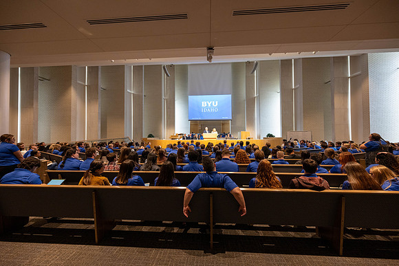 President and Sister Meredith with student volunteers and mentors who help with Get Connected, New Student Orientation.