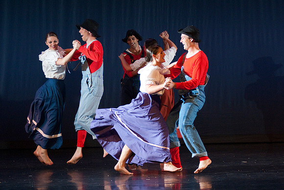 Students perform in dress rehearsal of Extravadance dance performance- Jul 2010