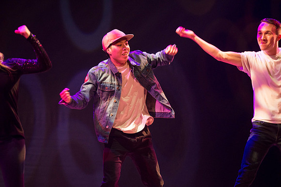 Dance group, Fantastic Four, give an upbeat and refreshing routine.