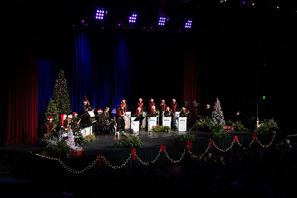 Sound Alliance and Vocal Union perform Swinging Christmas in the Hart Gym.