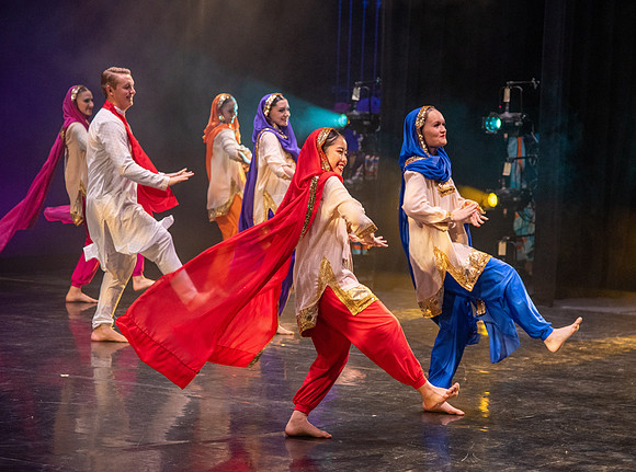 Students performing on Extravadance.