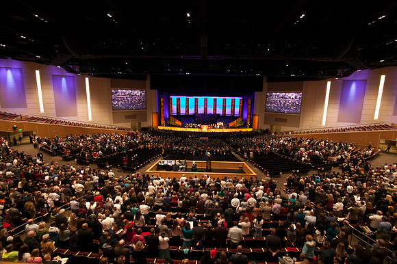 Students, family and faculty gather in the I-Center for Commencement.