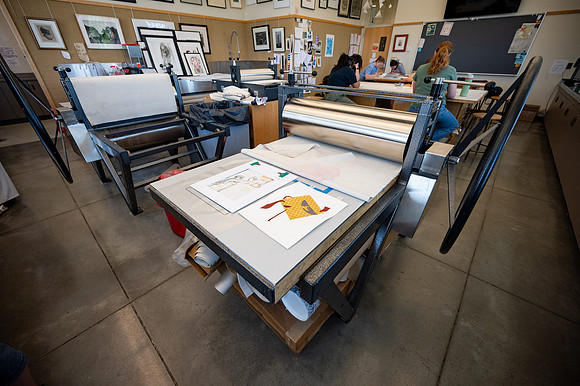 Students working in Printmaking 2 in the Spori Building.