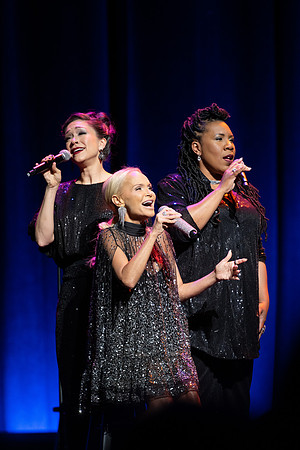 Kristin Chenoweth preforms Center Stage at the BYUI auditorium.