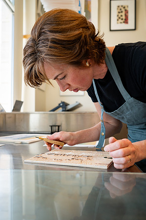 Students working in Printmaking 2 in the Spori Building.