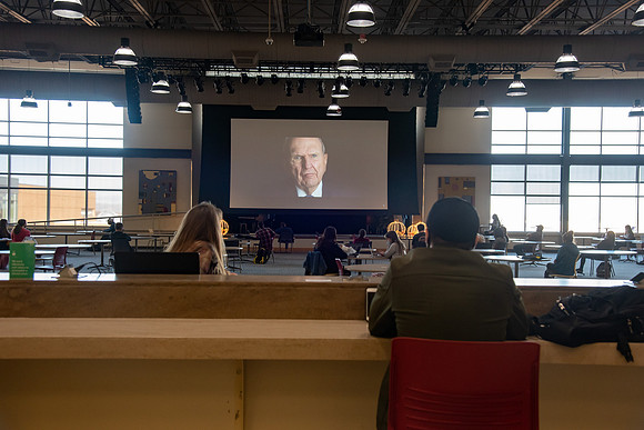President Nelson gives a special broadcast message of hope. He encourages the world to #GiveThanks during these times of uncertainty.