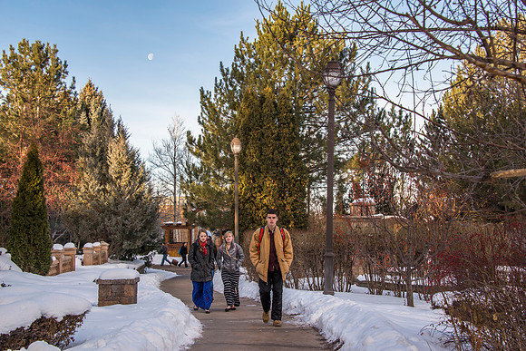 Student's on Campus and Campus Scenery from the first week of Winter Semester.