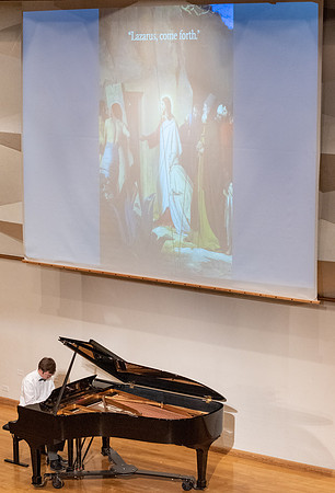 Students of Sue Neimoyer and R. Michael Wahlquist performed at the Snow Recital Hall.
