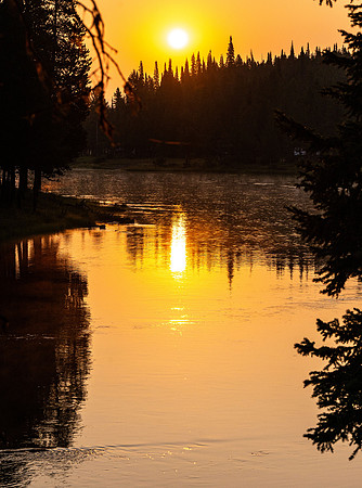 Photo excursion, hike along the river to Coffee Pot rapids.