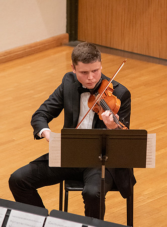 Students of Sue Neimoyer and R. Michael Wahlquist performed at the Snow Recital Hall.
