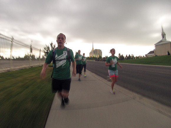 The first group starts off downhill from the Rexburg Temple at 6:40 in the morning.