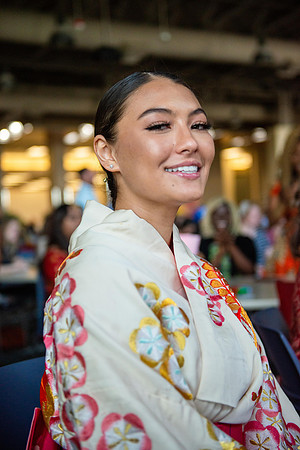 Presentation of different cultures at the Crossroads.