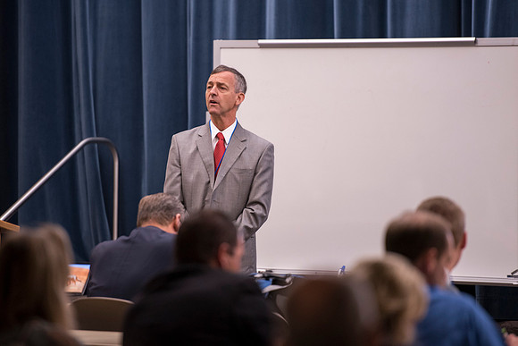 Richard Piper teaches faculty about helping students to learn.