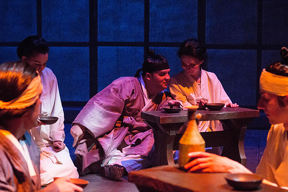 Tree-ear is an orphan boy in a Korean potters' village. He is content living with Crane-man under a bridge barely surviving on scraps of food. All that changes when he sees master potter Min making hi