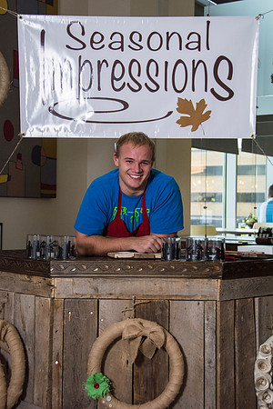 Seasonal Impressions is a craft and home decor company run by an IBC group.