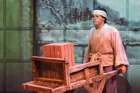 Tree-ear is an orphan boy in a Korean potters' village. He is content living with Crane-man under a bridge barely surviving on scraps of food. All that changes when he sees master potter Min making hi