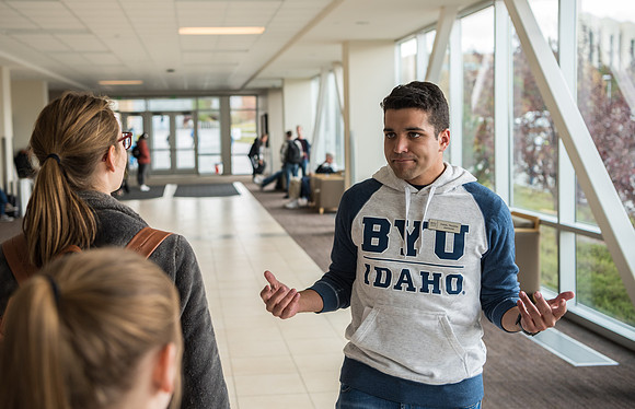 Prospective students and parents tour campus and participate in various activities. Fall Semester.