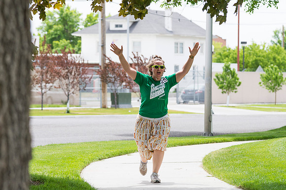 This year's Temple to Temple relay attracted over 400 participants.