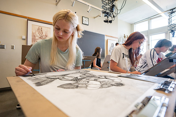 Students drawing in the Spori 340 Drawing Studio