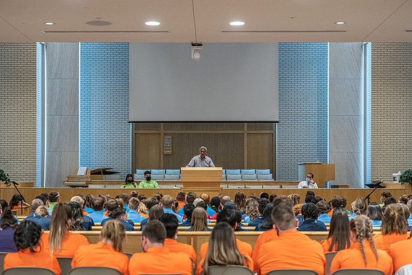 New student mentors participate in training before Get Connected starts.