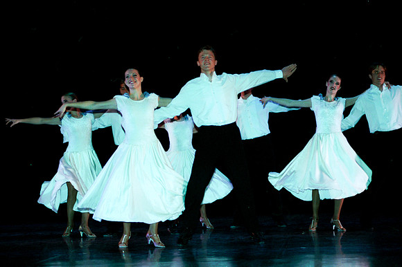 Extravadance performers.