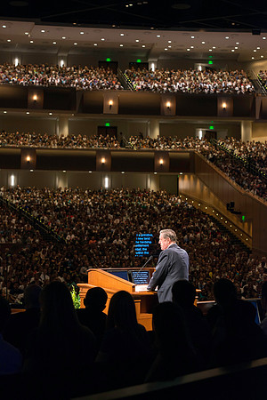 Elder Jeffrey R. Holland speaks to a packed house in the BYU-Idaho Center.